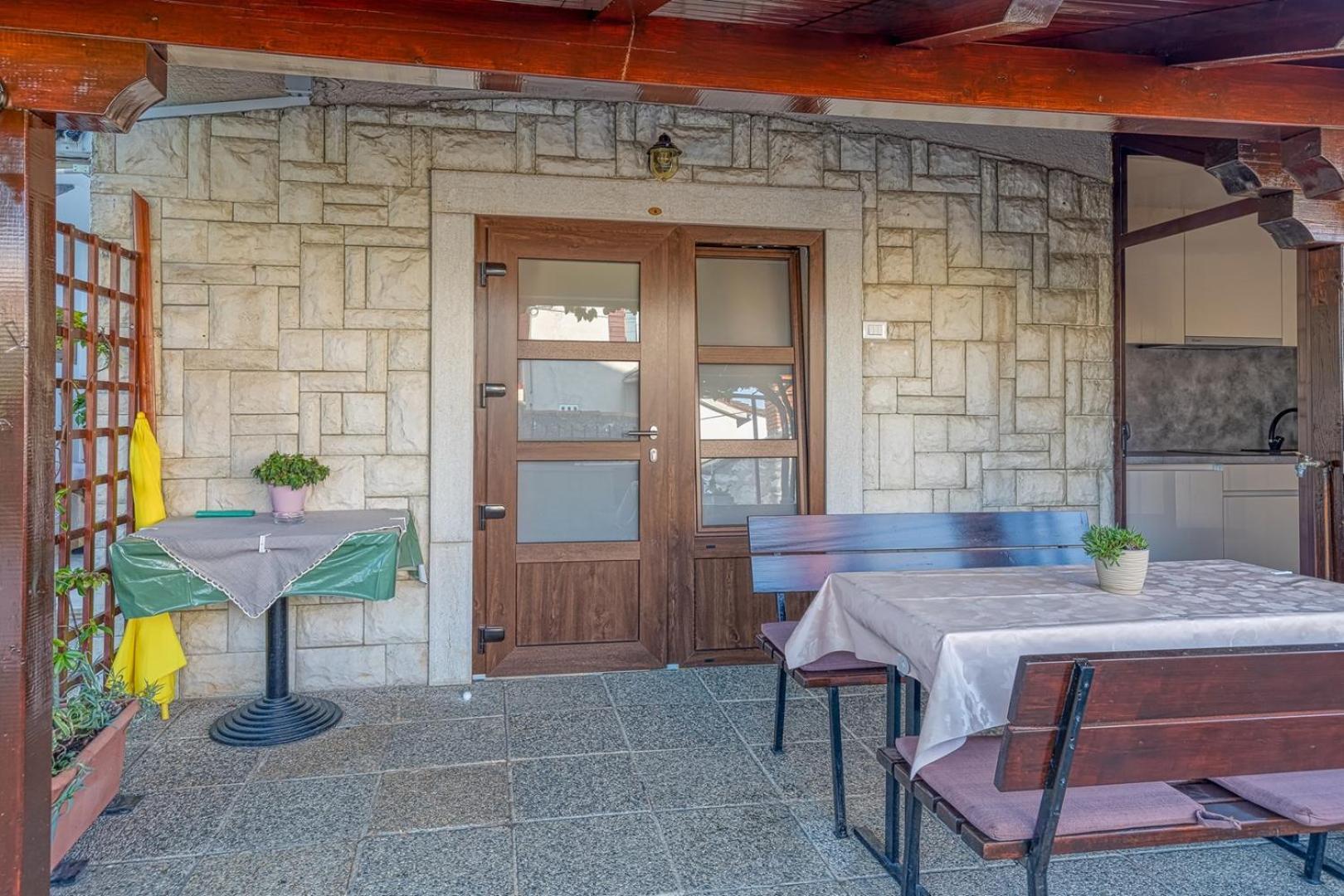 Apartment Vilma Funtana Exterior photo