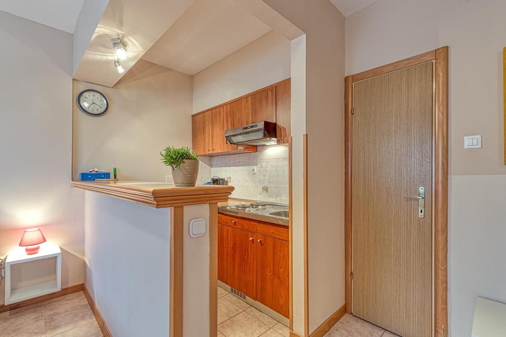 Apartment Vilma Funtana Exterior photo