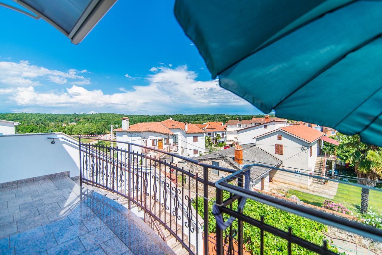 Apartment Vilma Funtana Exterior photo